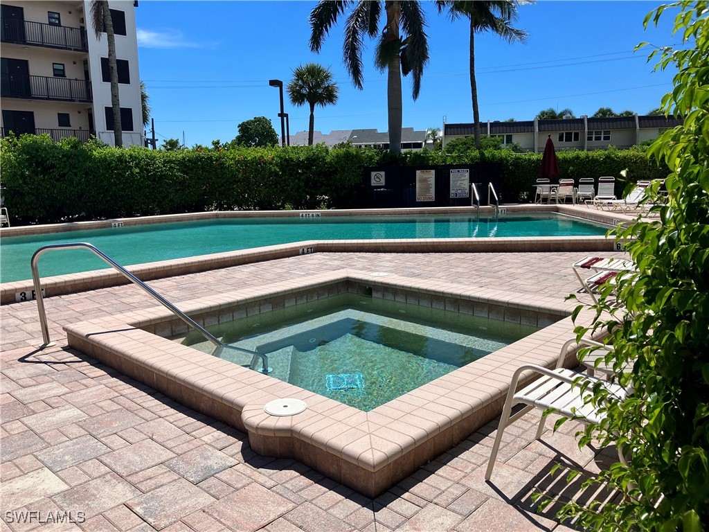 807 River Point Drive #102D Naples FL 34102 225063904 image32