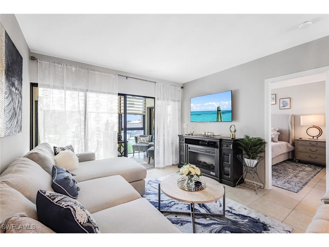 807 River Point Drive #102D Naples FL 34102 225063904 image5