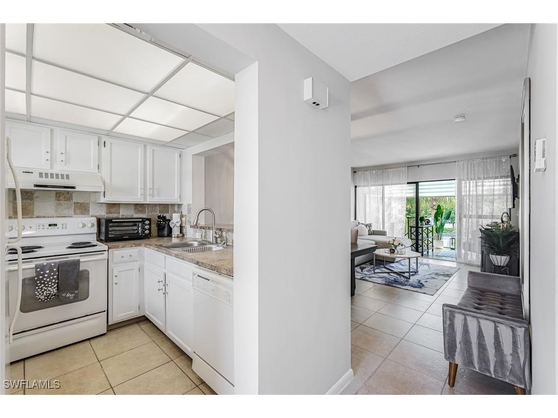 807 River Point Drive #102D Naples FL 34102 225063904 image6