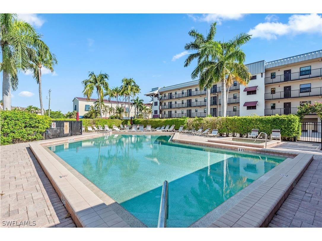 807 River Point Drive #105D Naples FL 34102 224036642 image27