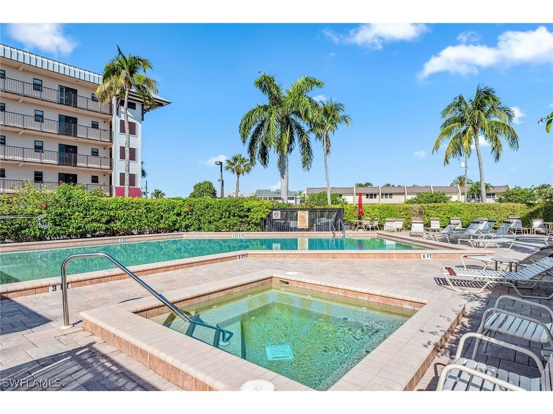 807 River Point Drive #105D Naples FL 34102 224036642 image28
