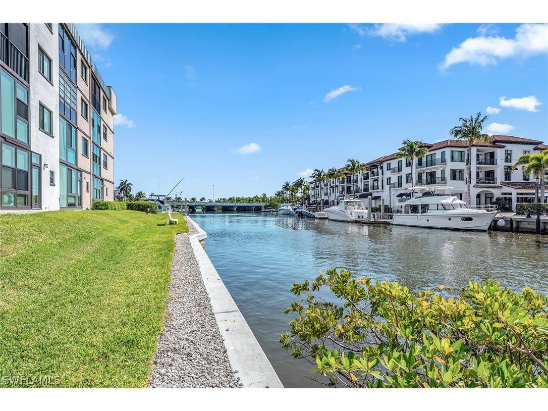 807 River Point Drive #105D Naples FL 34102 224036642 image31