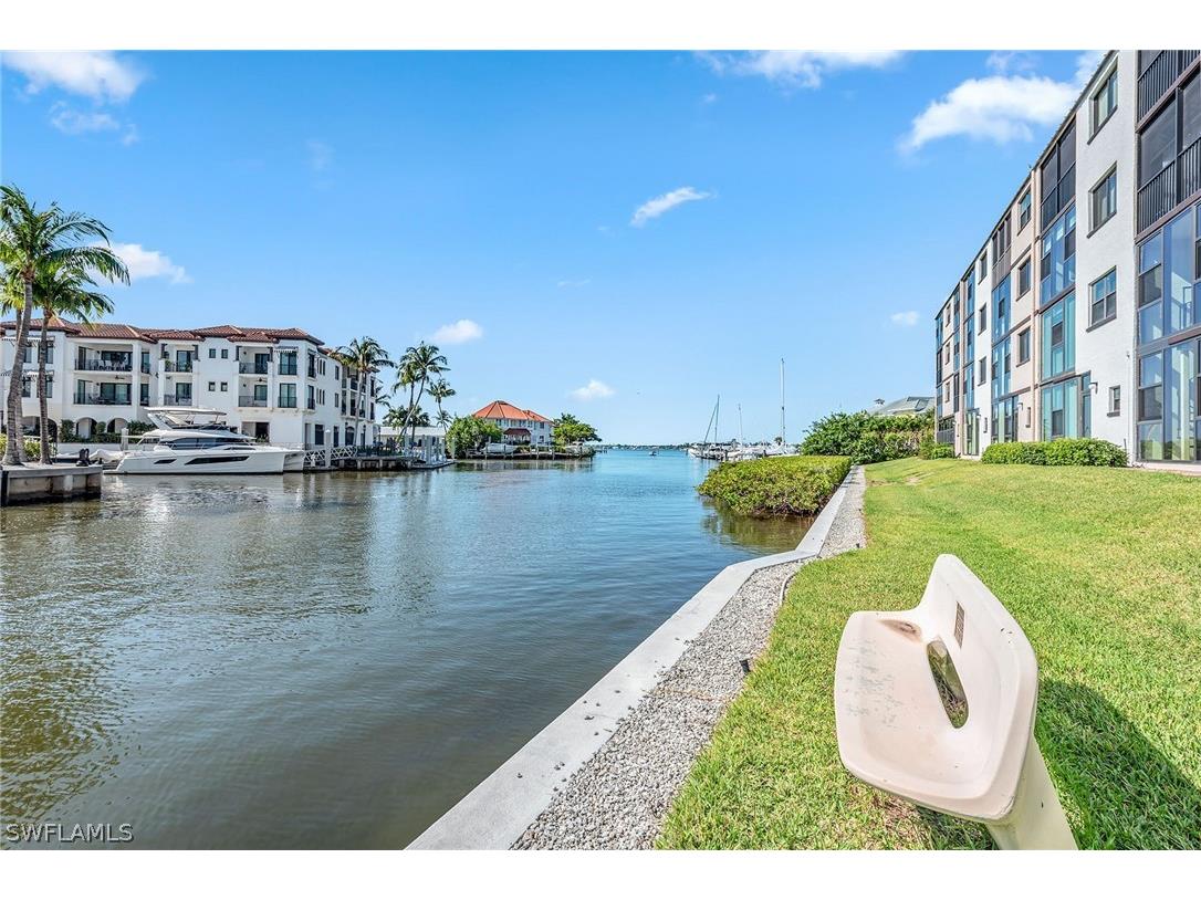 807 River Point Drive #105D Naples FL 34102 224036642 image32