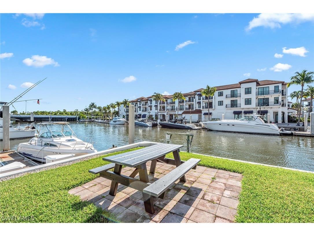 807 River Point Drive #105D Naples FL 34102 224036642 image33