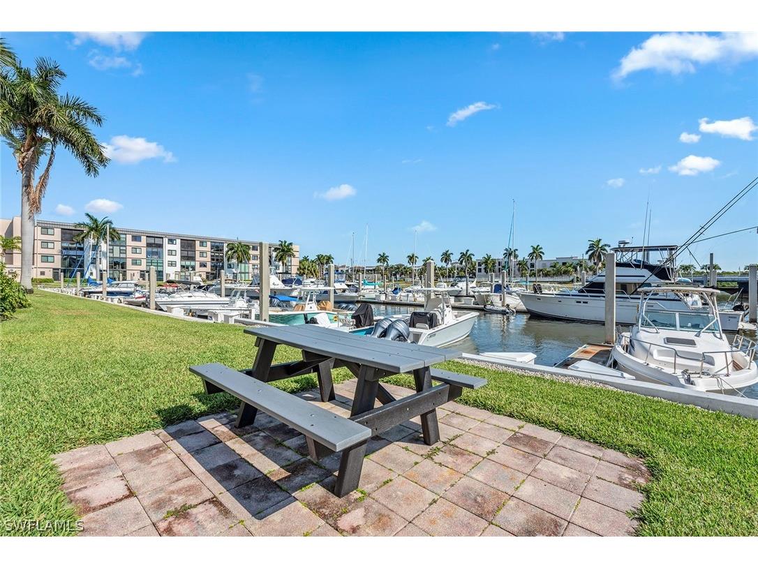 807 River Point Drive #105D Naples FL 34102 224036642 image34