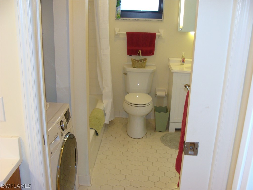 807 River Point Drive #201D Naples FL 34102 226010730 image19