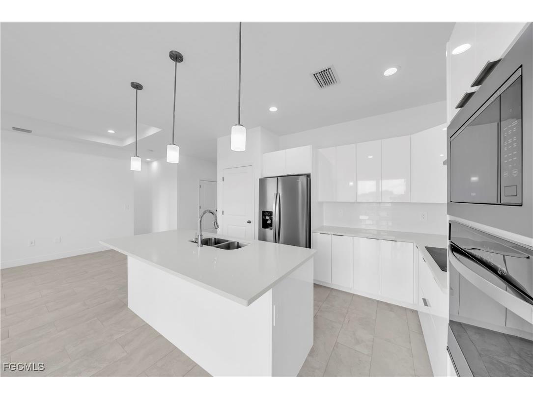 8070 Marsh Circle Labelle FL 33935 2025025467 image10