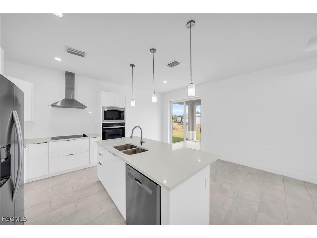8070 Marsh Circle Labelle FL 33935 2025025467 image11