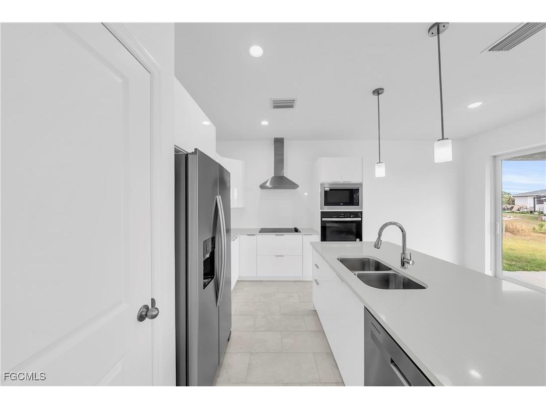 8070 Marsh Circle Labelle FL 33935 2025025467 image12