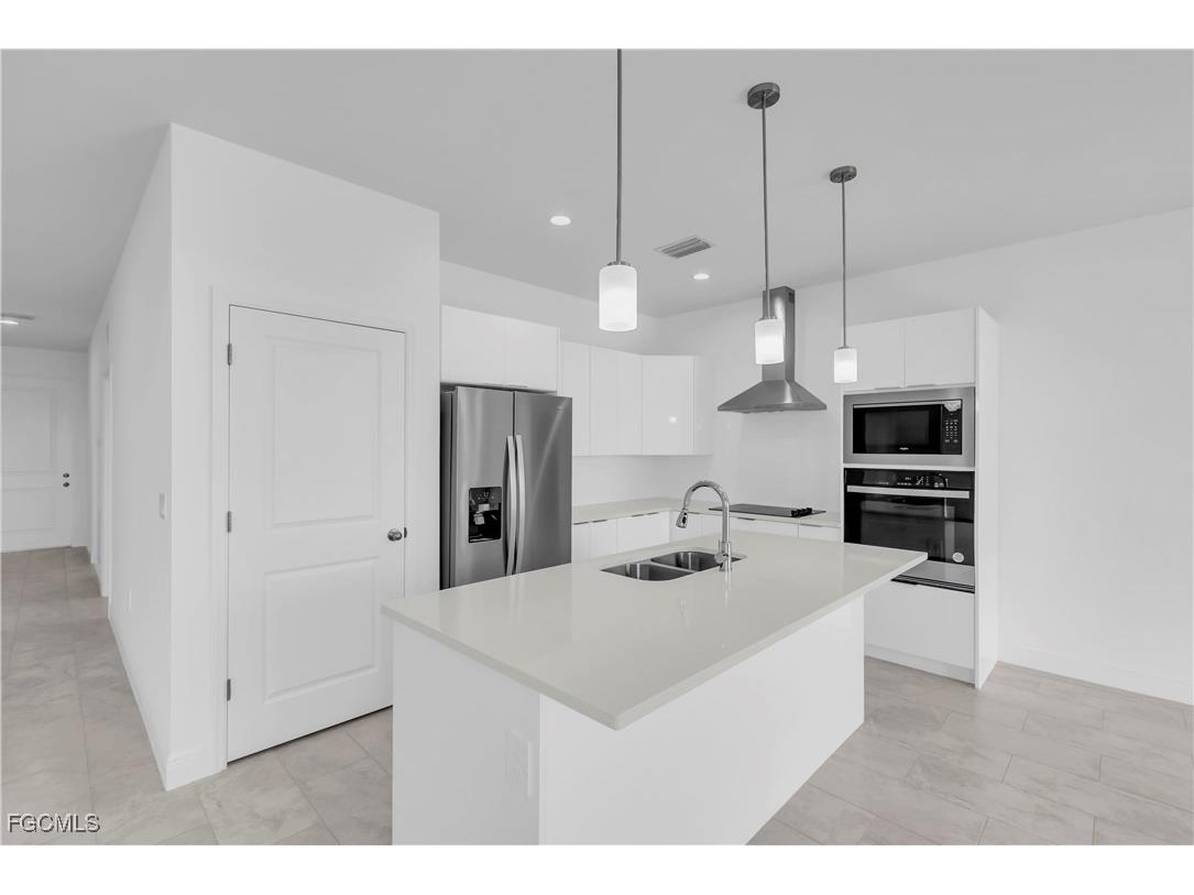 8070 Marsh Circle Labelle FL 33935 2025025467 image13