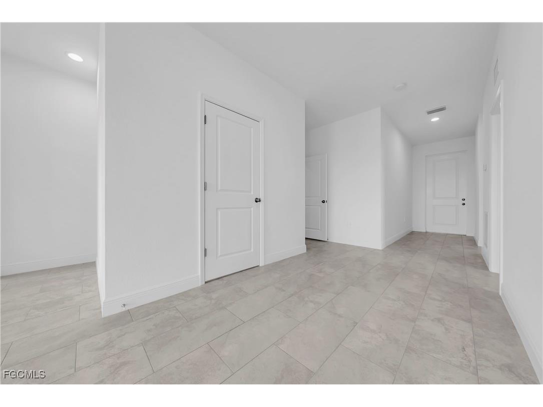 8070 Marsh Circle Labelle FL 33935 2025025467 image14