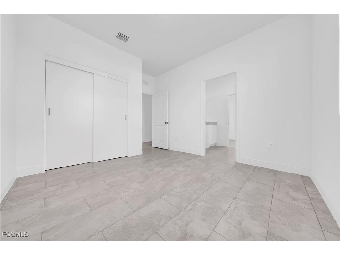 8070 Marsh Circle Labelle FL 33935 2025025467 image16