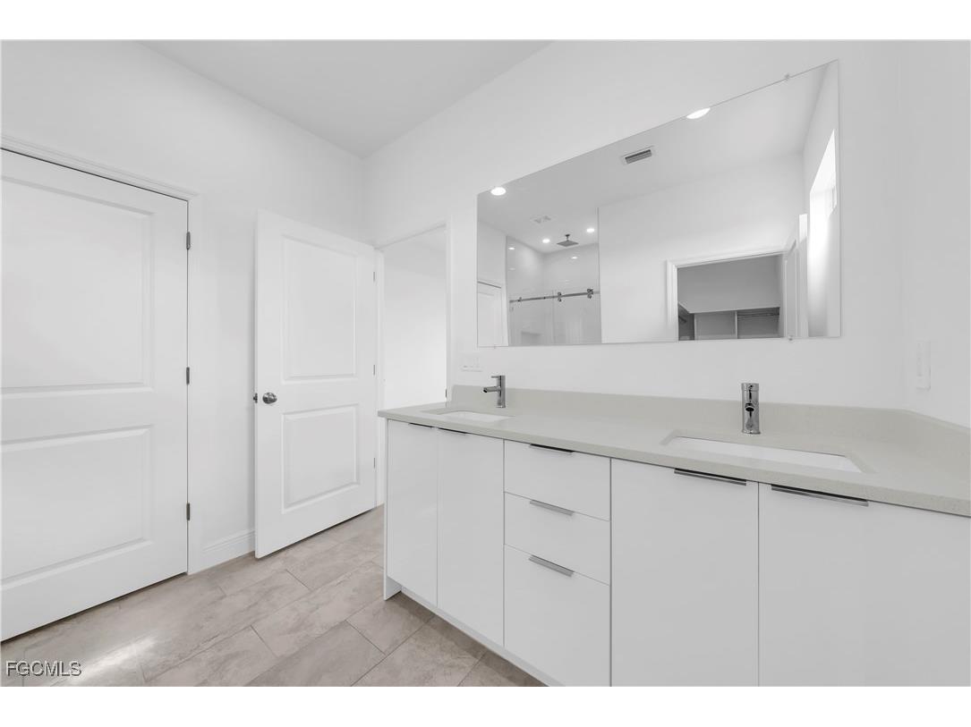 8070 Marsh Circle Labelle FL 33935 2025025467 image20