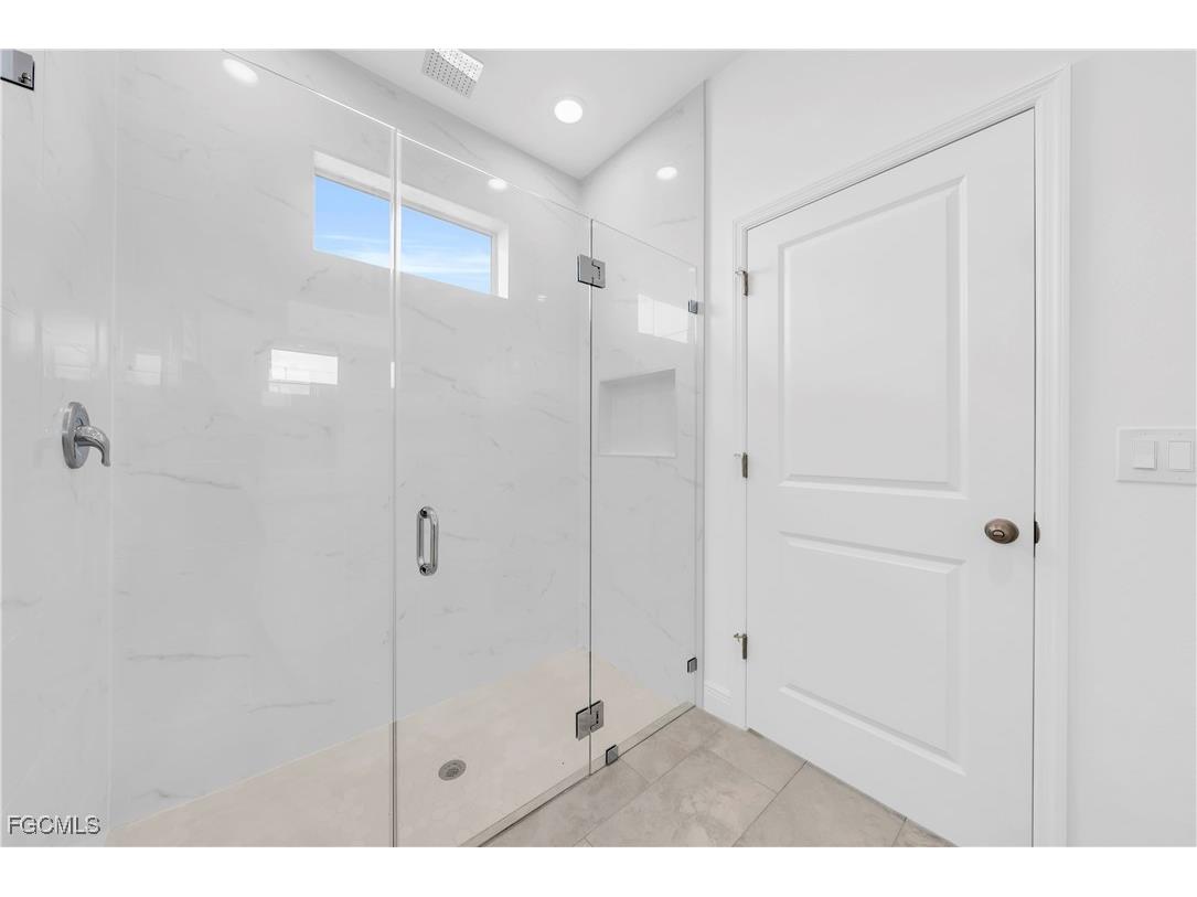 8070 Marsh Circle Labelle FL 33935 2025025467 image28