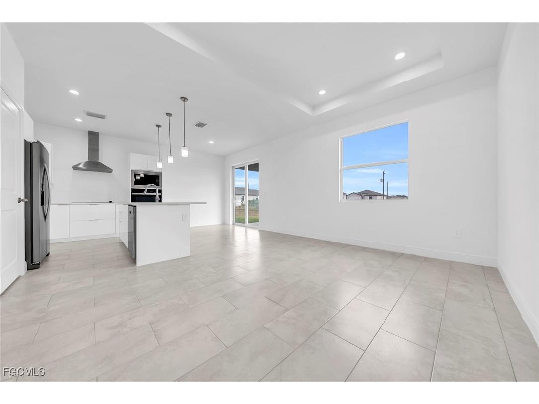 8070 Marsh Circle Labelle FL 33935 2025025467 image3