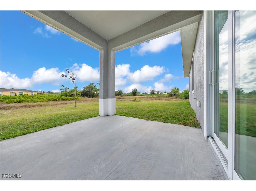 8070 Marsh Circle Labelle FL 33935 2025025467 image31