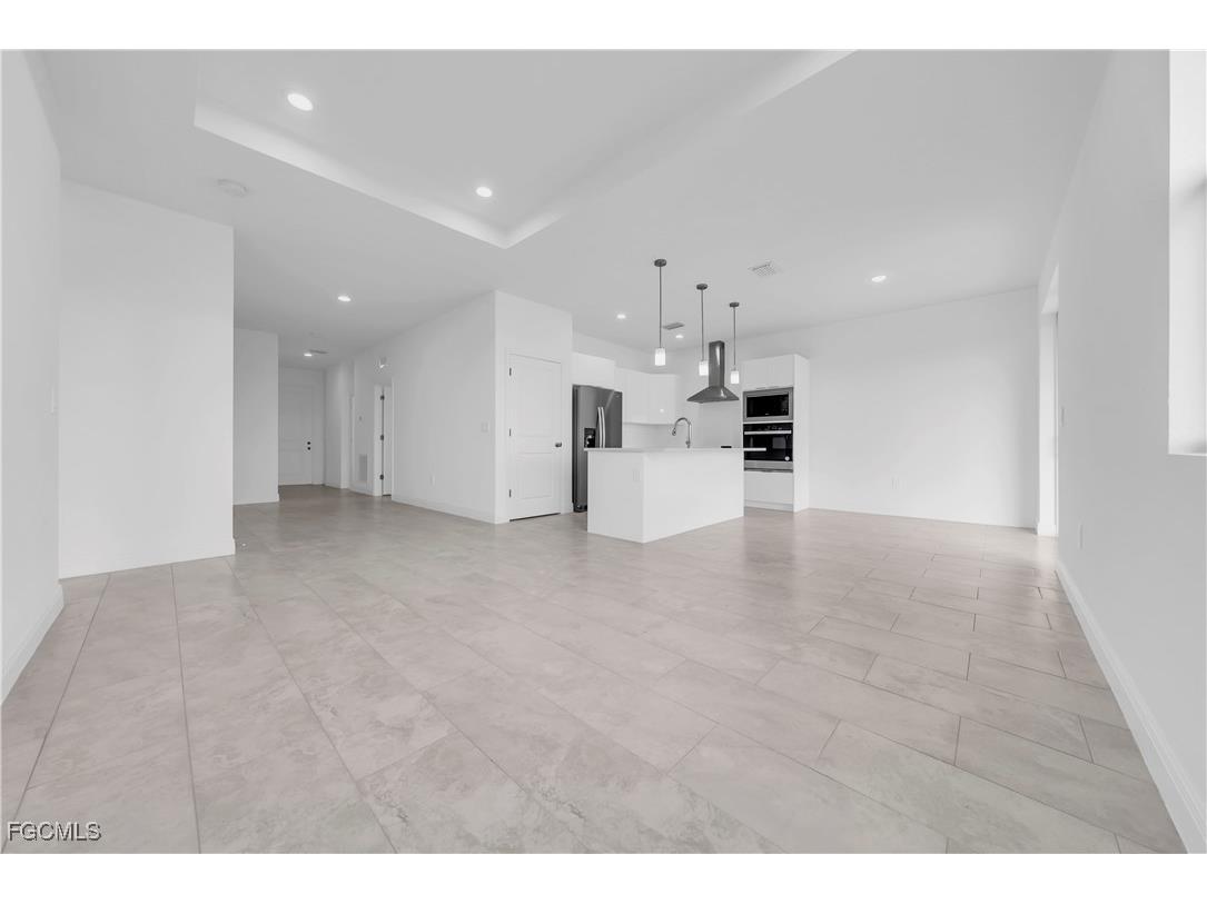 8070 Marsh Circle Labelle FL 33935 2025025467 image4