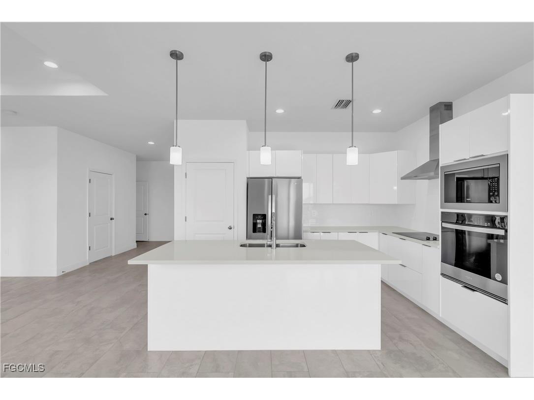 8070 Marsh Circle Labelle FL 33935 2025025467 image9
