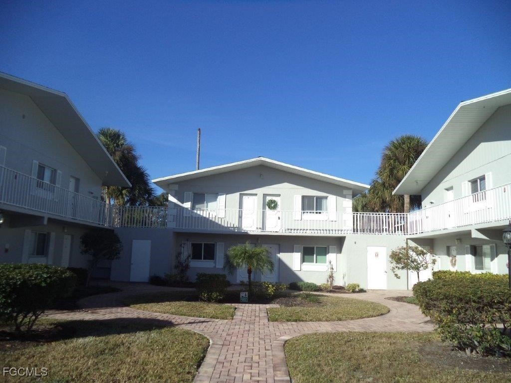 8071 Country Road #205 Fort Myers FL 33919 2026000890 image1