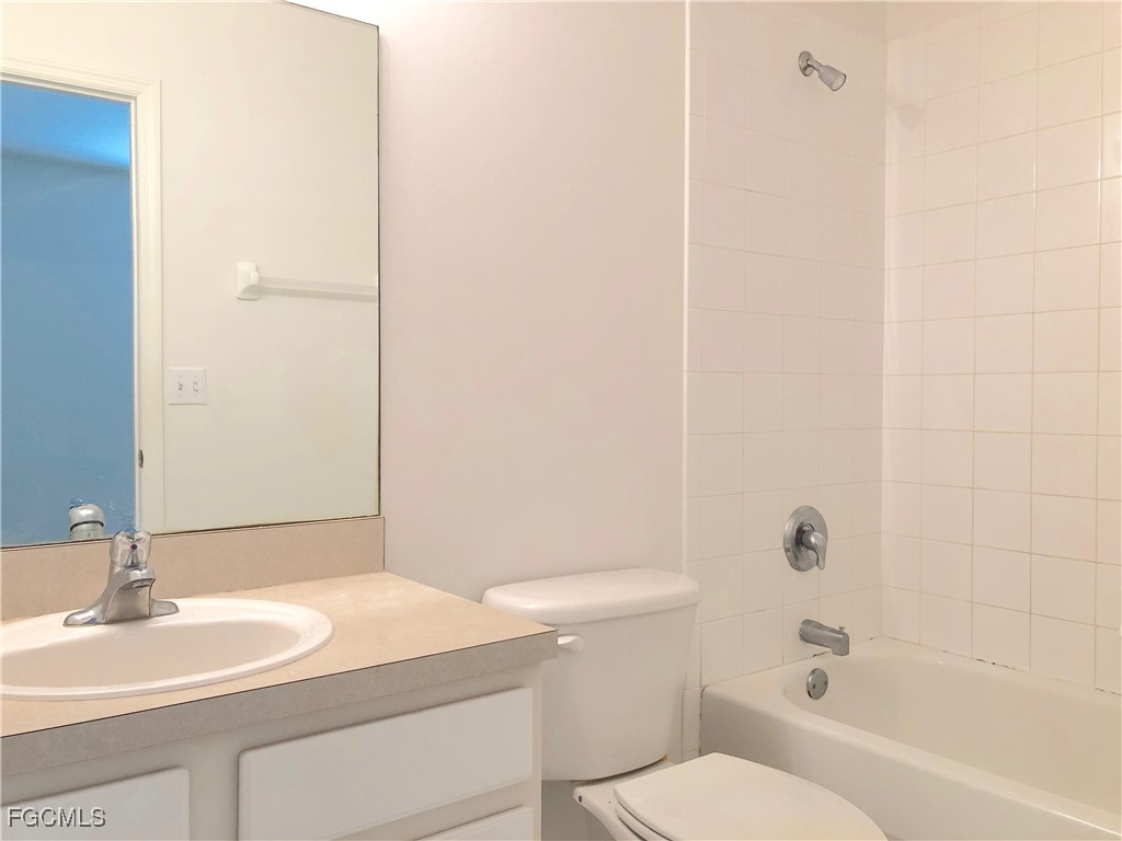 8073 Pacific Beach Drive Fort Myers FL 33966 2025025825 image18