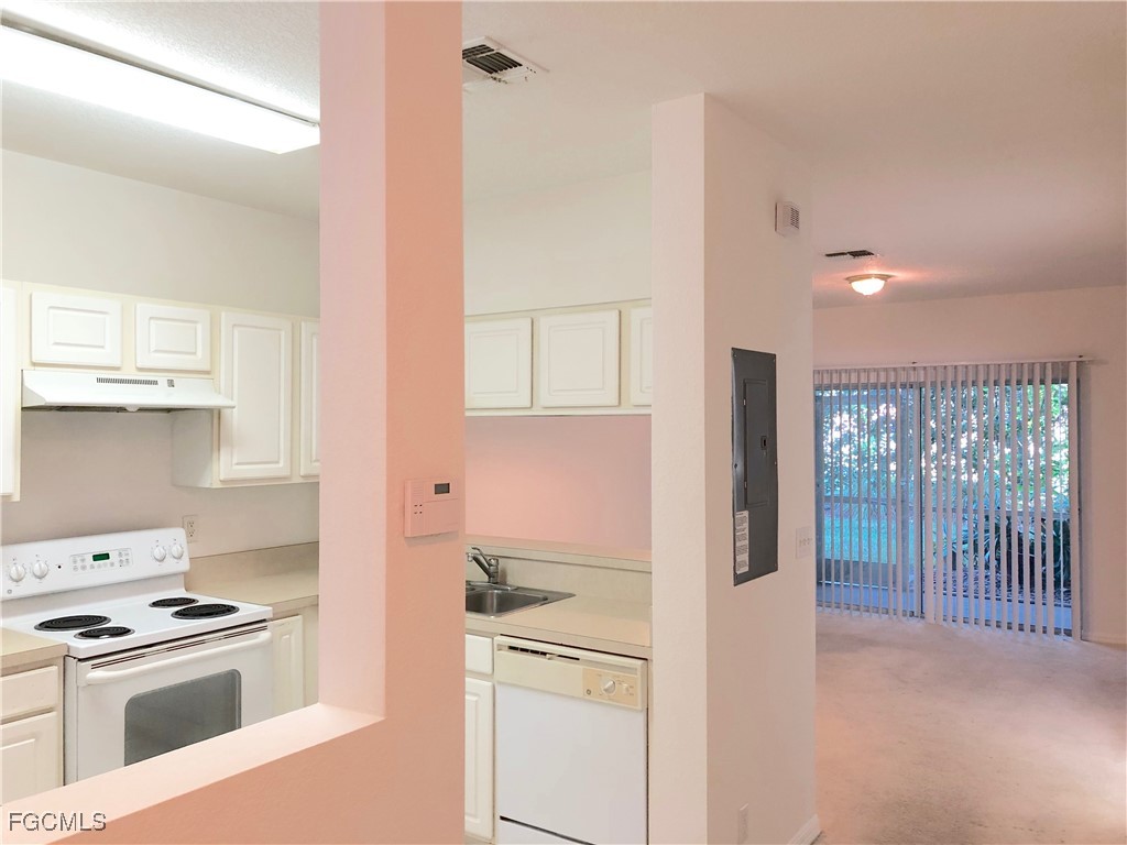 8073 Pacific Beach Drive Fort Myers FL 33966 2025025825 image2