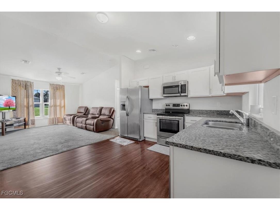 8073 Sherwood Circle Labelle FL 33935 2025018467 image10