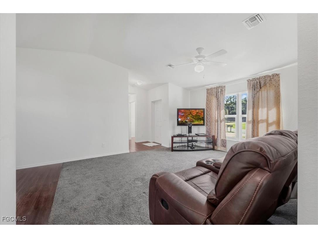 8073 Sherwood Circle Labelle FL 33935 2025018467 image18