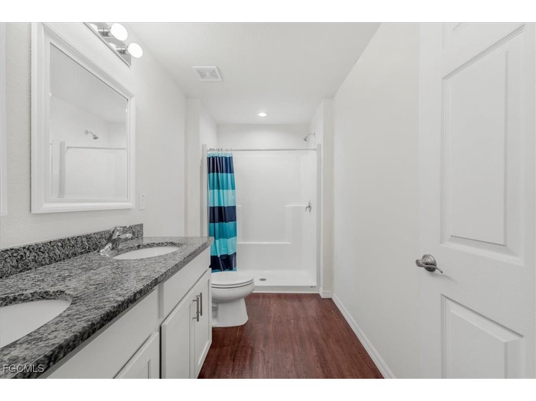 8073 Sherwood Circle Labelle FL 33935 2025018467 image23