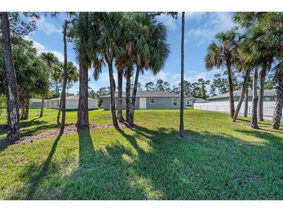 8073 Sherwood Circle Labelle FL 33935 2025018467 image26