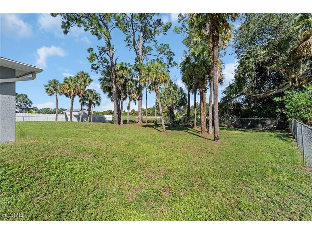 8073 Sherwood Circle Labelle FL 33935 2025018467 image28