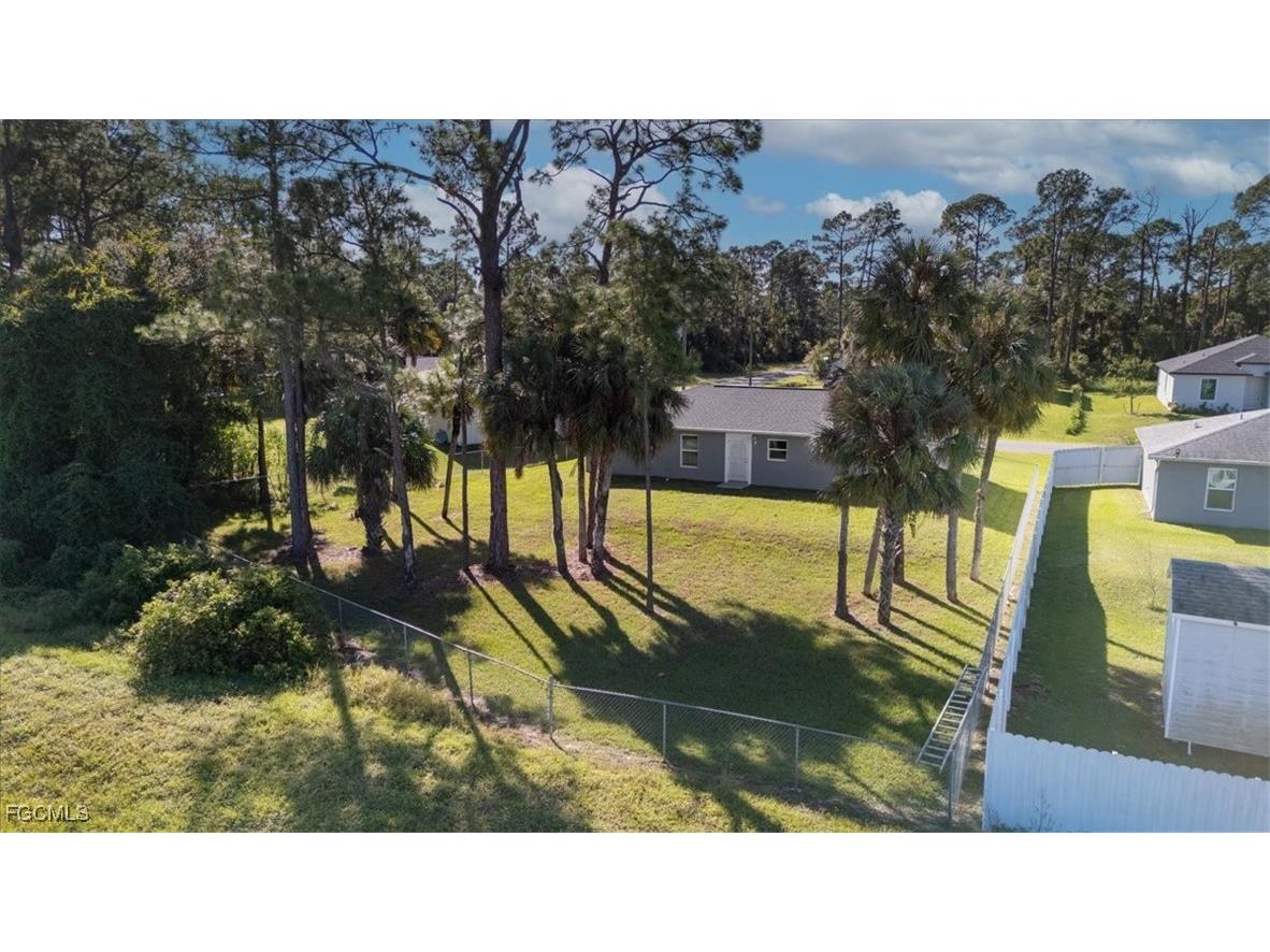 8073 Sherwood Circle Labelle FL 33935 2025018467 image29