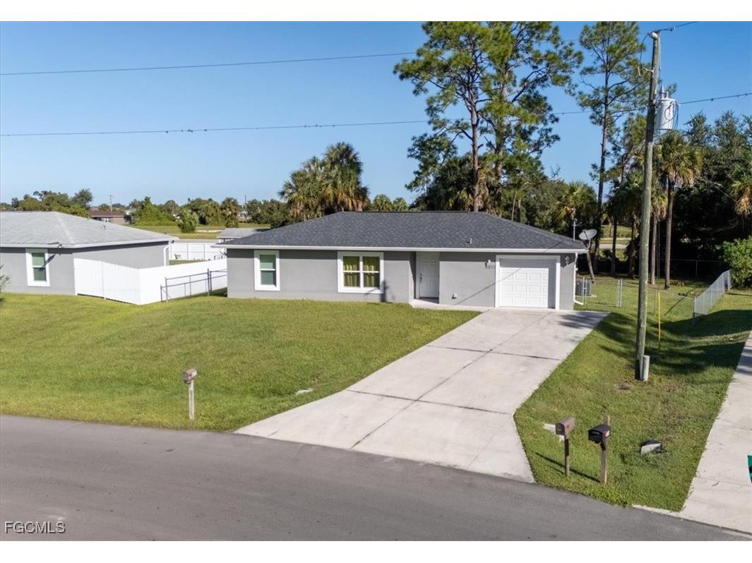 8073 Sherwood Circle Labelle FL 33935 2025018467 image5