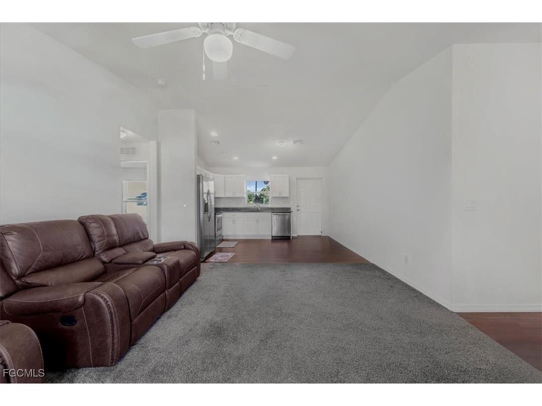 8073 Sherwood Circle Labelle FL 33935 2025018467 image6