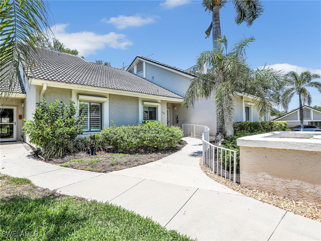 808 Arbor Lake Drive #8-105 Naples FL 34110 224100643 image1