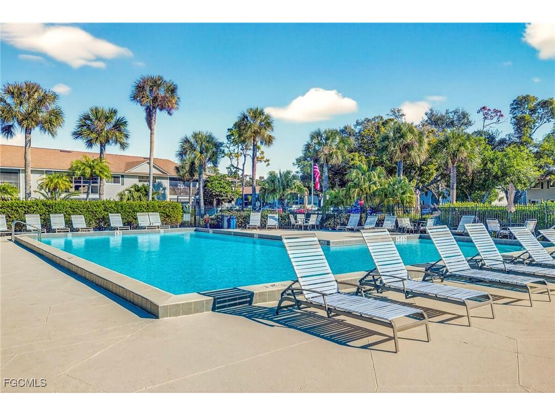 8081 S Woods Circle #8 Fort Myers FL 33919 2025025908 image1
