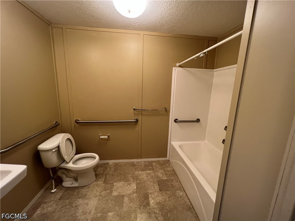 8086 Heck Drive #14 North Fort Myers FL 33917 2026018945 image11