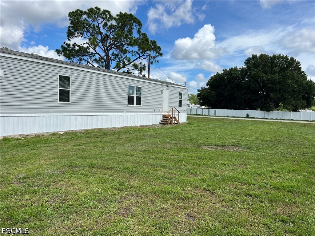 8086 Heck Drive #14 North Fort Myers FL 33917 2026018945 image16