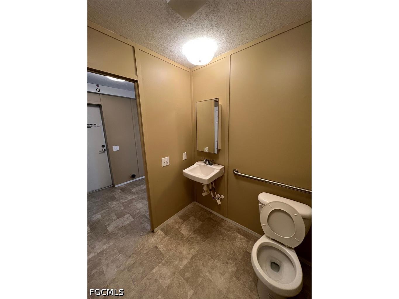 8086 Heck Drive #14 North Fort Myers FL 33917 2026018945 image6
