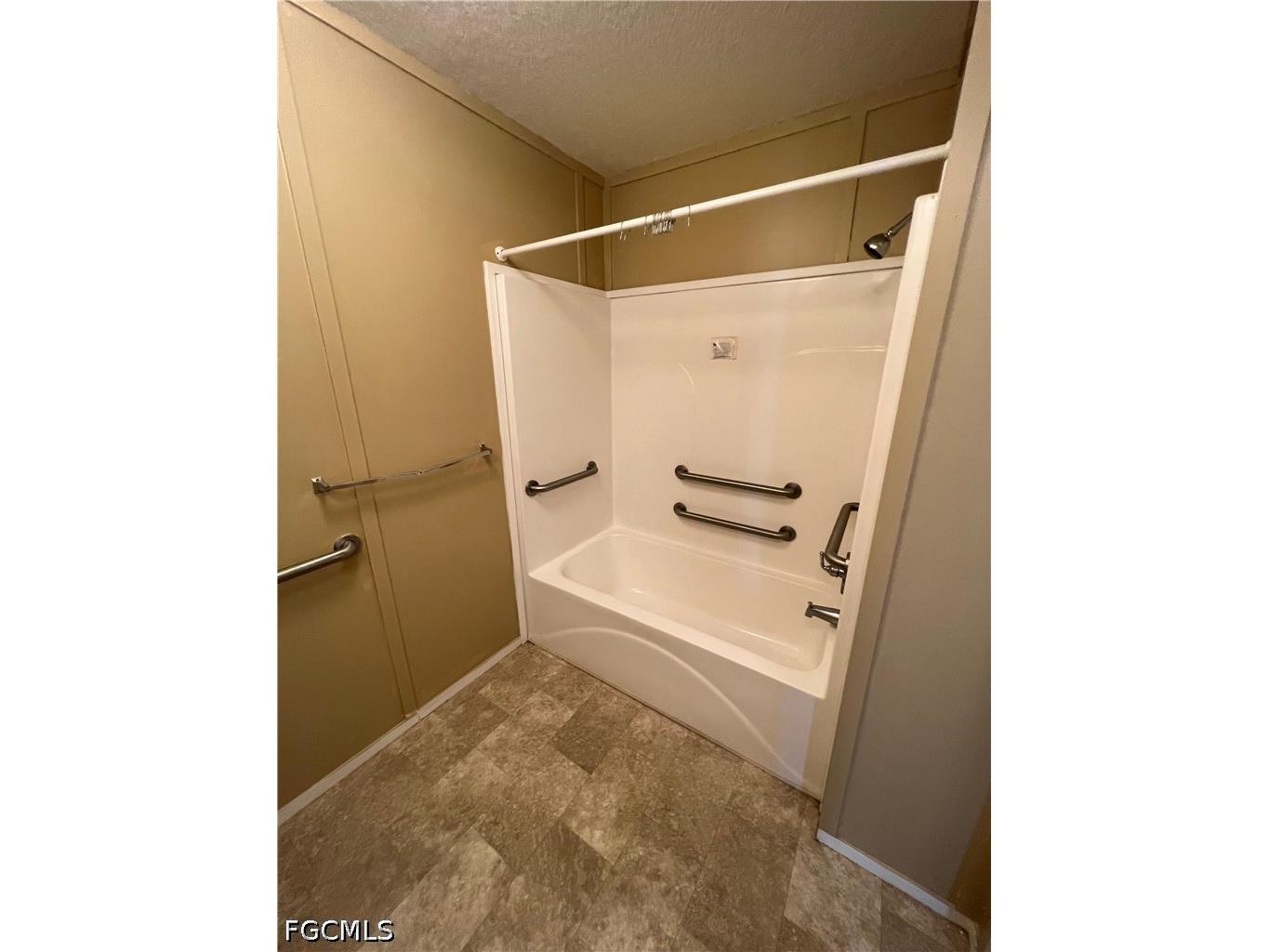 8086 Heck Drive #14 North Fort Myers FL 33917 2026018945 image8