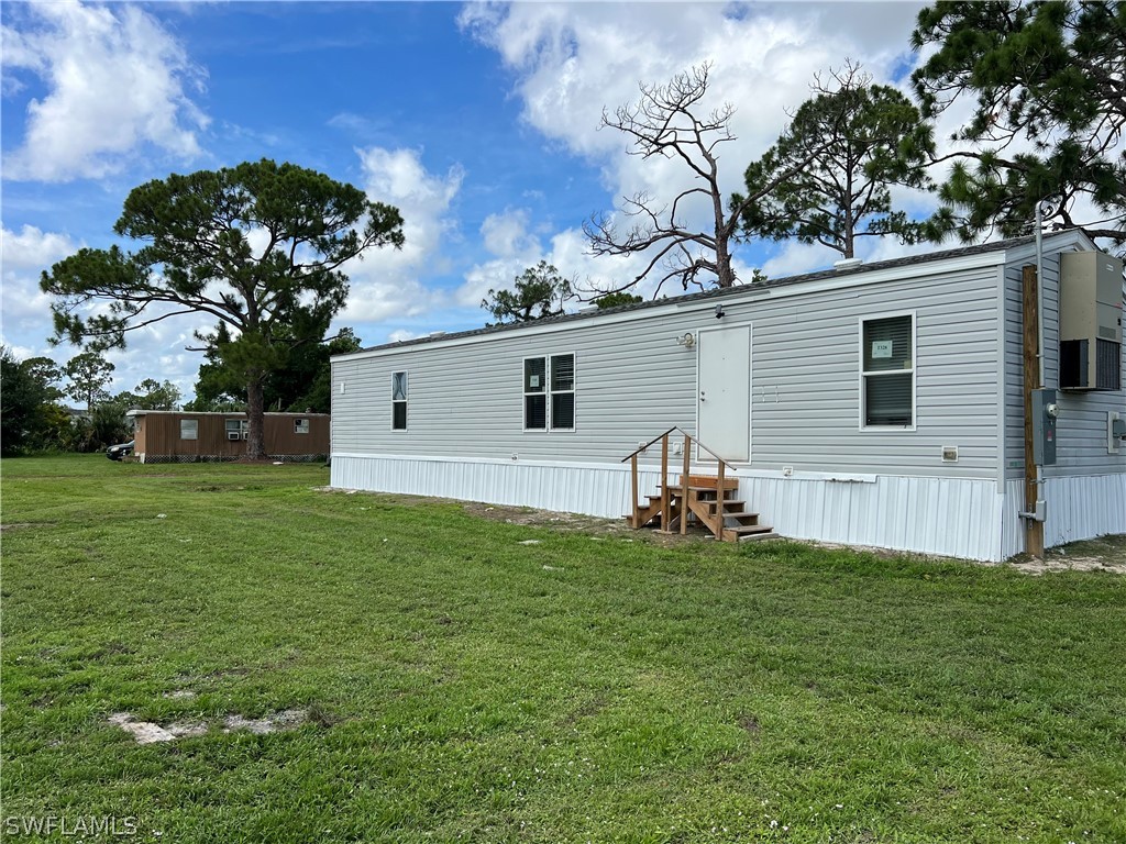 8086 Heck Drive #14 North Fort Myers FL 33917 224052428 image1