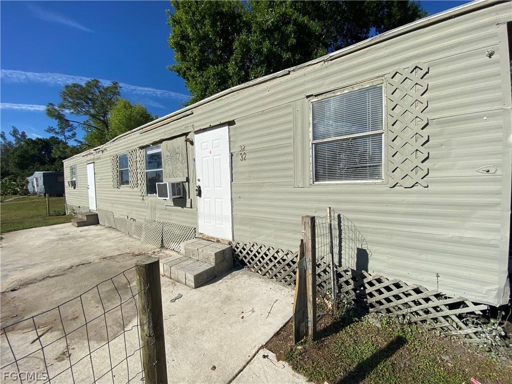 8086 Heck Drive #32 North Fort Myers FL 33917 2026010865 image1