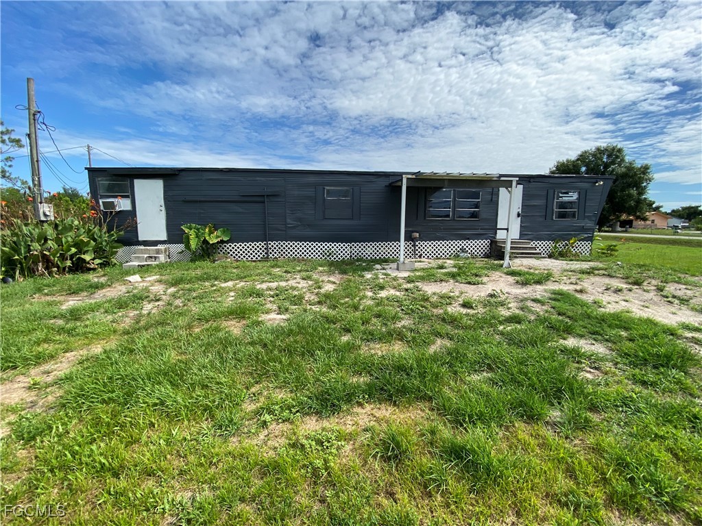 8086 Heck Drive #6 North Fort Myers FL 33917 2025005774 image2