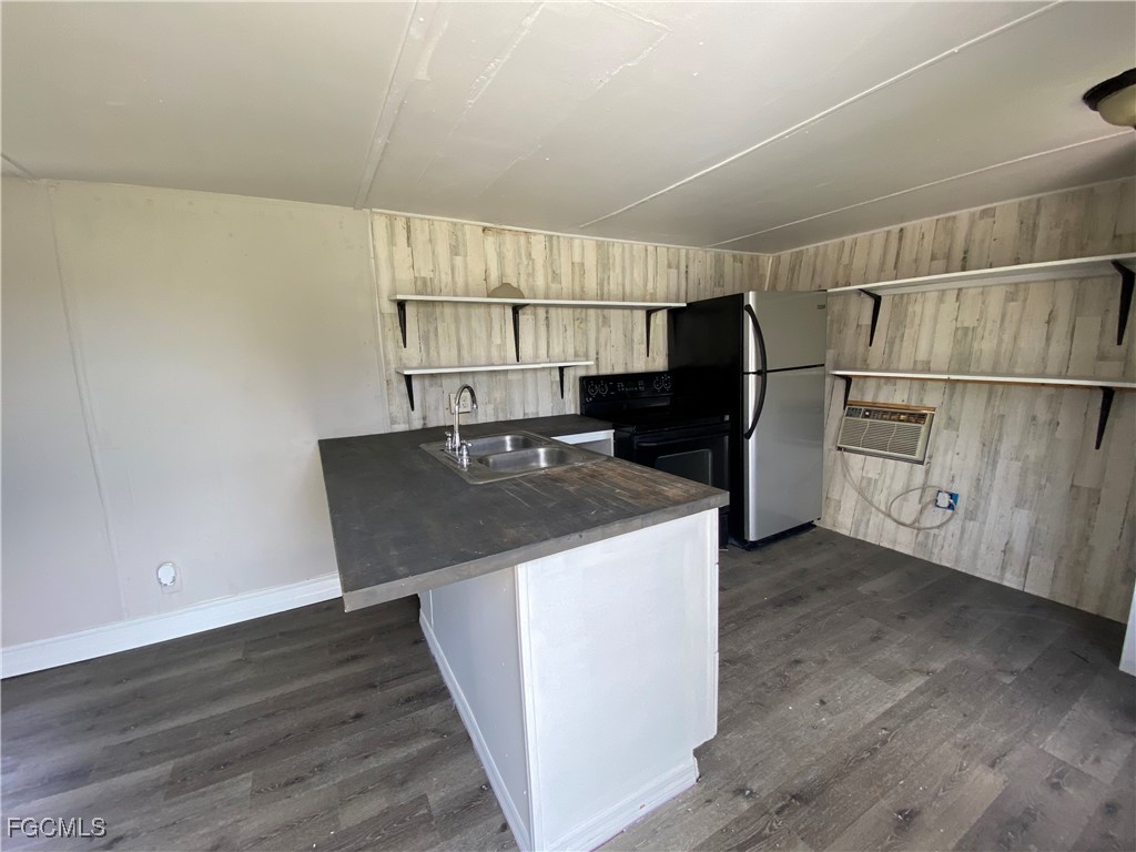 8086 Heck Drive #6 North Fort Myers FL 33917 2025005774 image9