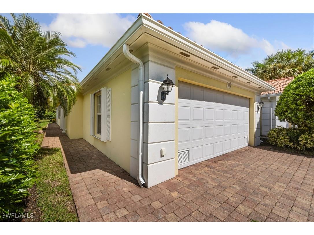 8089 Xenia Lane Naples FL 34114 225077297 image2