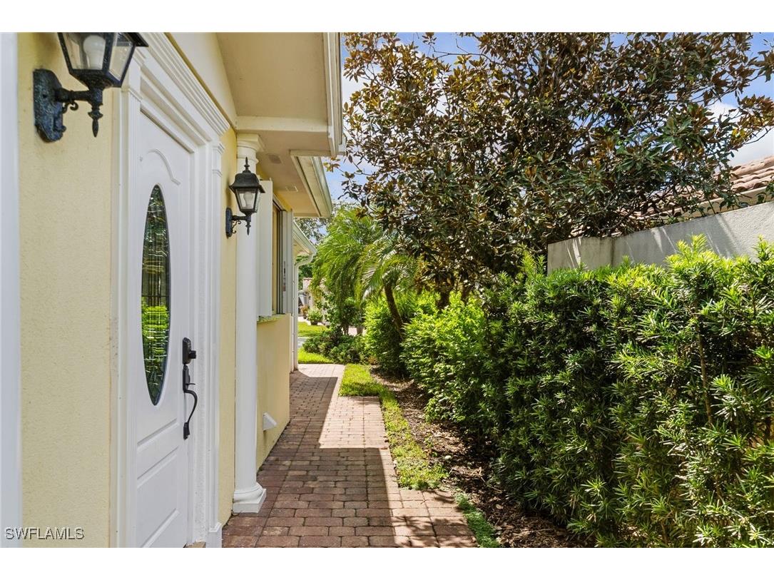 8089 Xenia Lane Naples FL 34114 225077297 image3