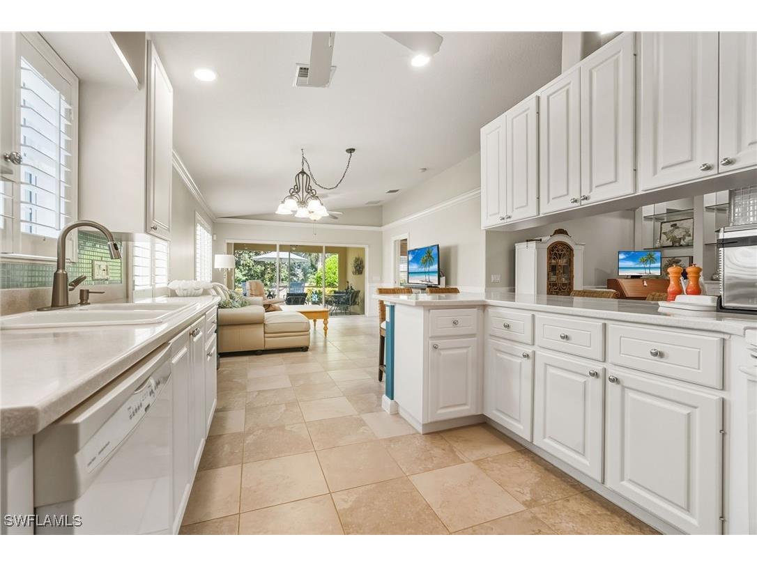 8089 Xenia Lane Naples FL 34114 225077297 image6