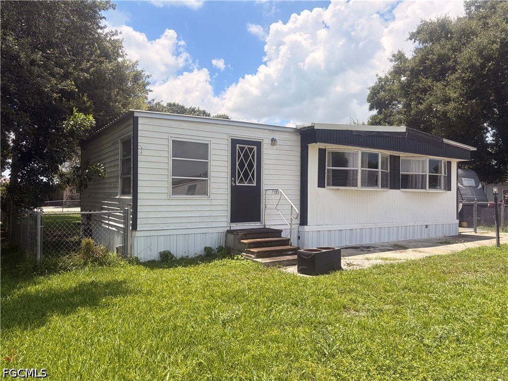 809 8th Street NW Moore Haven FL 33471 2026029417 image1