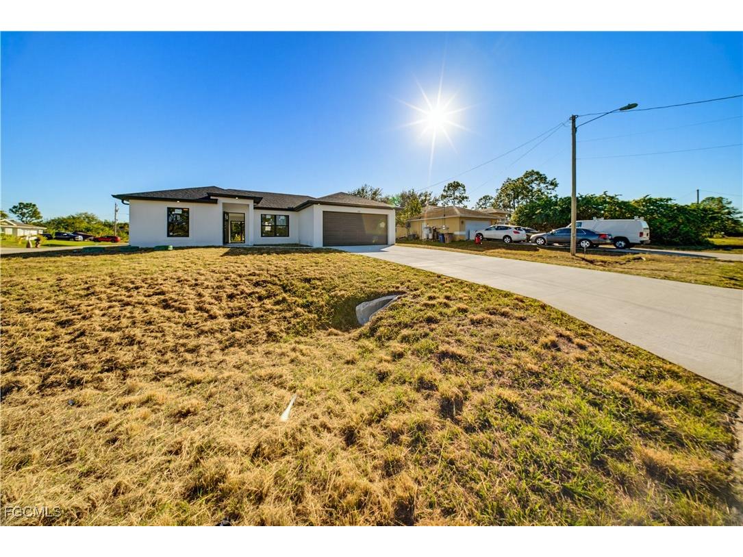 809 Anaconda Avenue S Lehigh Acres FL 33974 2026003194 image2