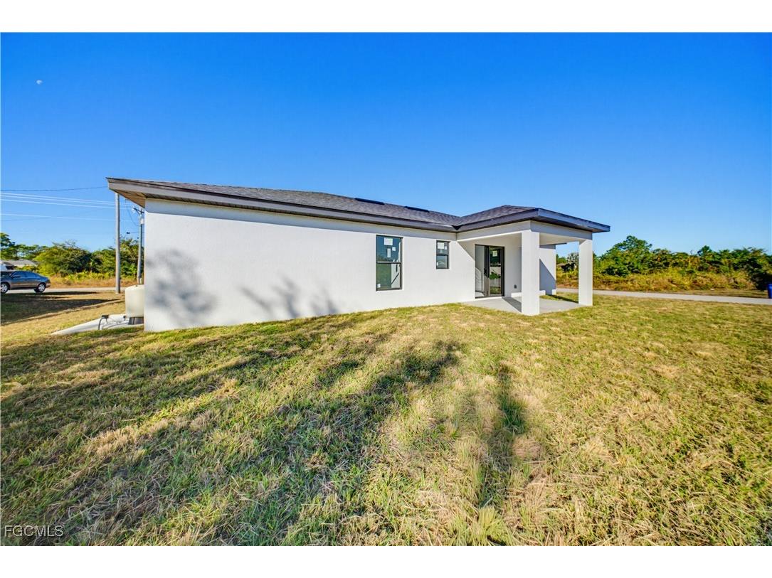 809 Anaconda Avenue S Lehigh Acres FL 33974 2026003194 image6