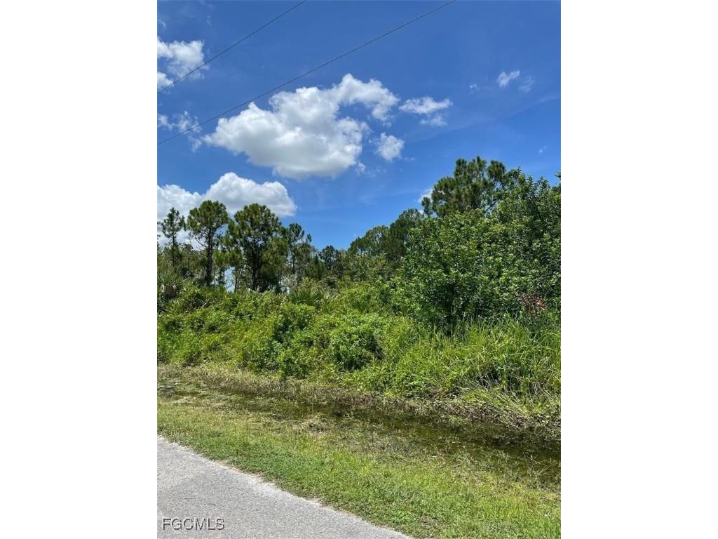 809 Oak Avenue Lehigh Acres FL 33972 2025003403 image1